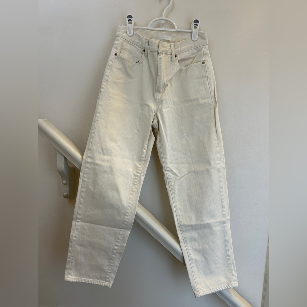 Uniqlo Mom-Jean style cream colour